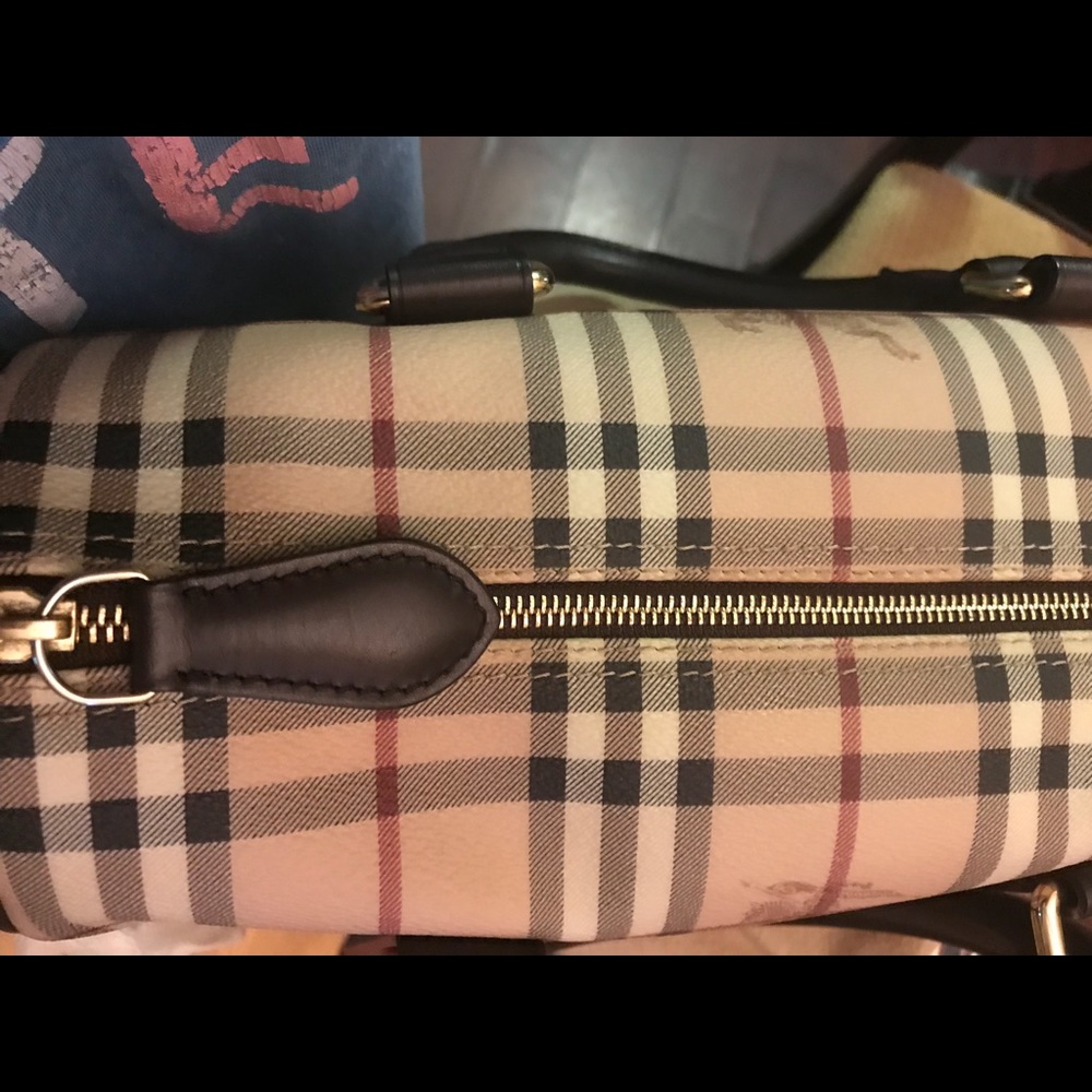 Burberry pre owned bowling chestnut color. - Picture 7 of 8
